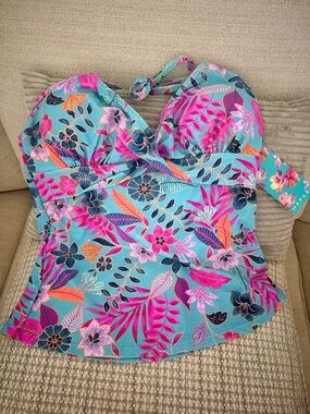 NWT! Hapari Turquoise Floral Halter Tankini Top